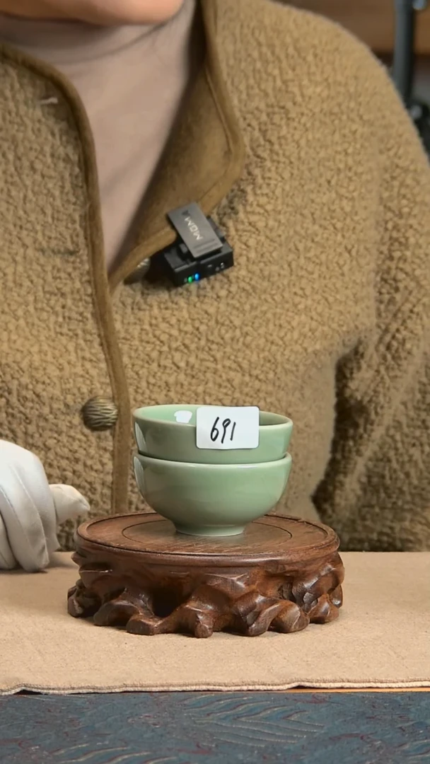 【闪购商品】陶瓷碗豆青釉手抓杯1