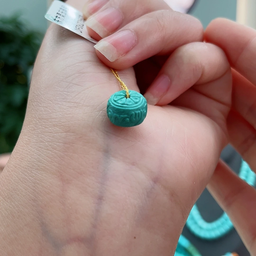 绿松石颈饰未镶嵌