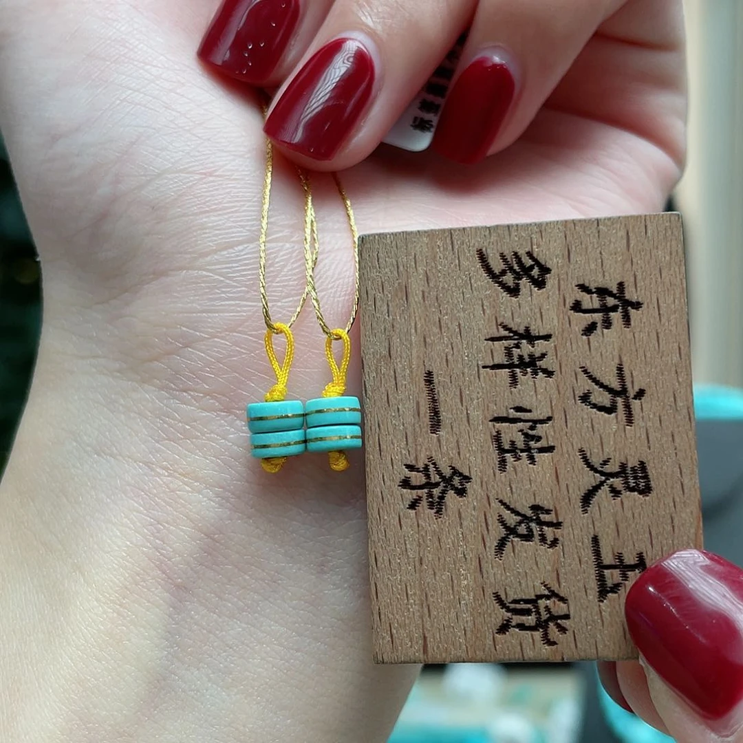 绿松石颈饰未镶嵌