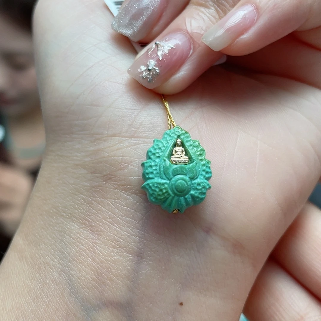 绿松石颈饰未镶嵌