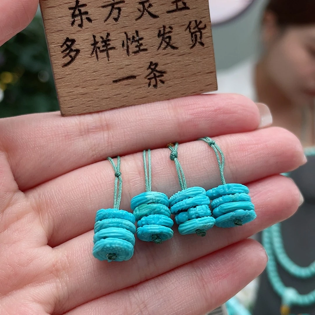 绿松石颈饰未镶嵌