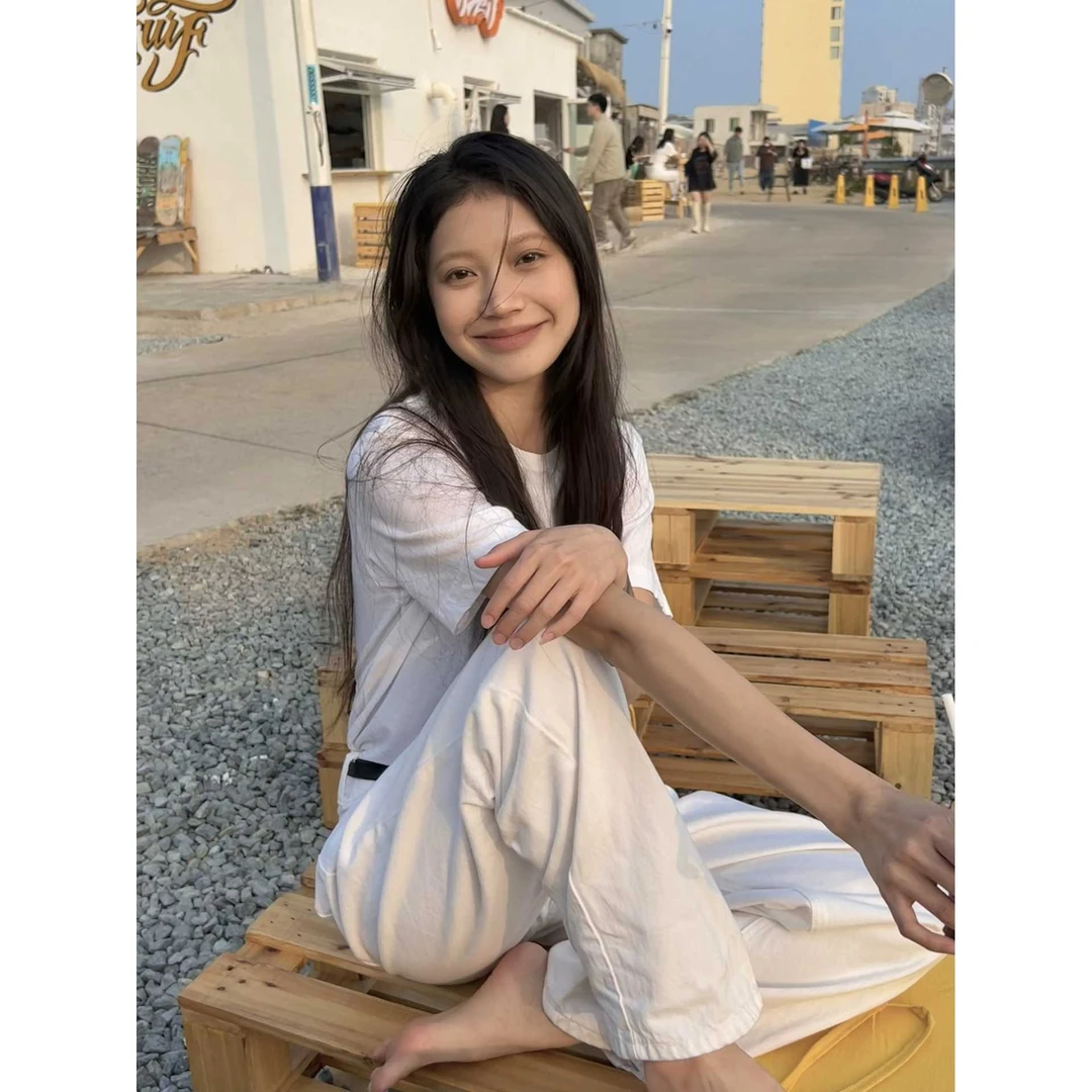 夏菱加绒白色牛仔裤女2023年秋冬新款宽松直筒裤垂感高腰浅色裤子