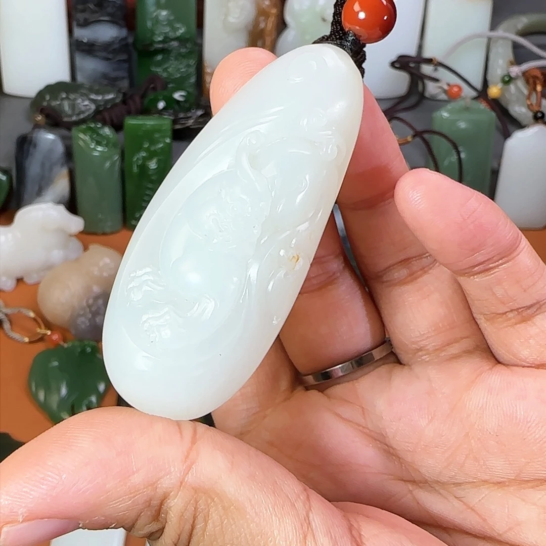 和田玉（碧玉）颈饰未镶嵌乌*