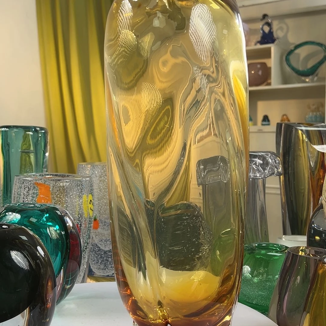 高38琥珀色琉璃花瓶
