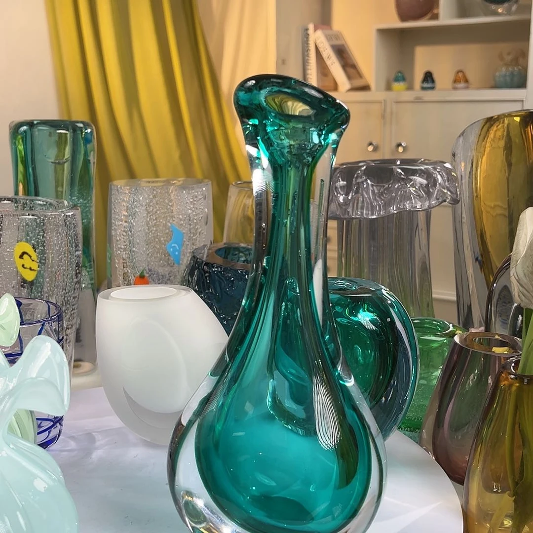 高28琉璃国际绿花瓶