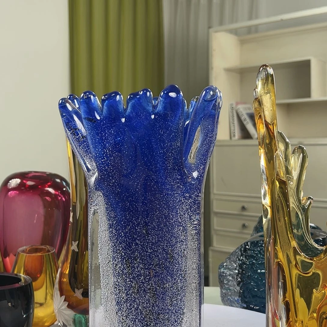 高31蓝色琉璃花瓶