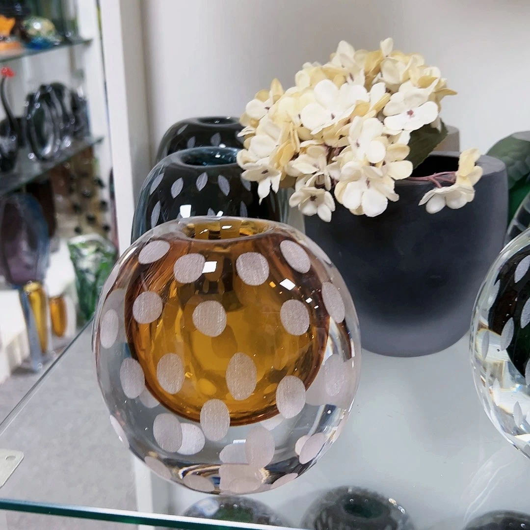 高13.5琥珀色琉璃花瓶