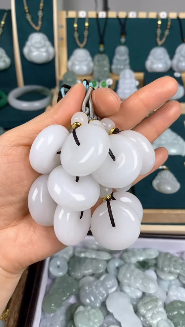 【闪购商品】石英质玉（金丝玉）颈饰未镶嵌平安扣（多样性发选其一）