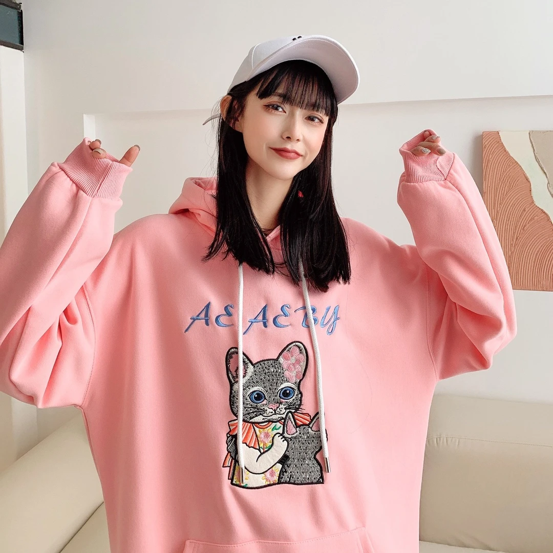 852秋装重工刺绣小猫咪连帽卫衣女宽松卡通百搭常规慵懒风上衣