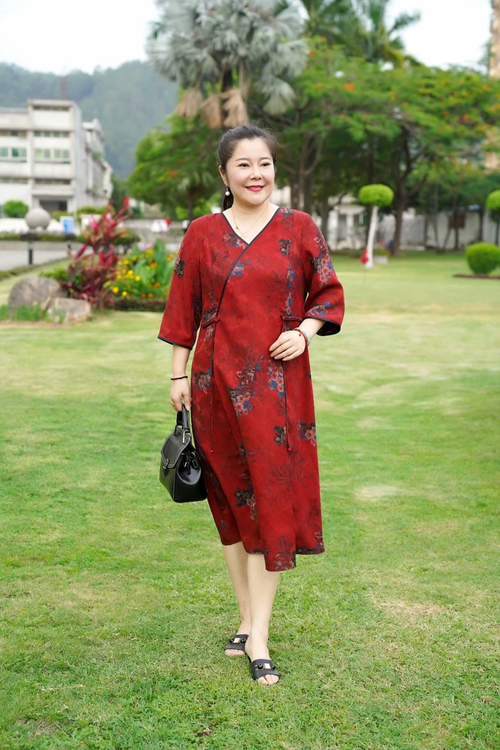 娜丹静原创轻奢大码女装高贵红花罗香云纱连衣裙