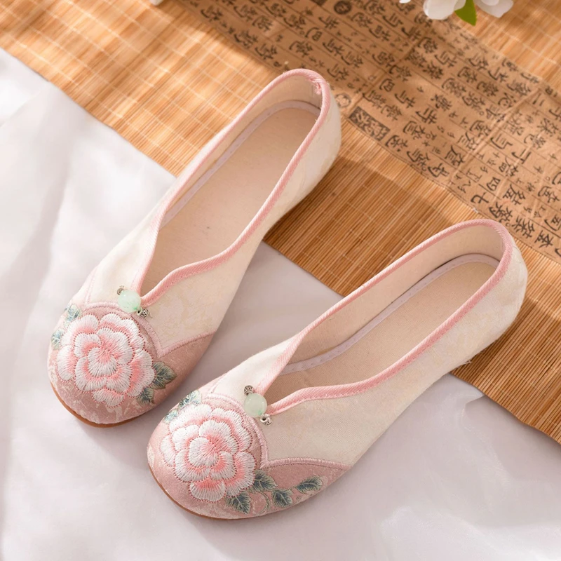 新品老北京女古风绣花鞋内增高民族风低跟牛筋软底盘扣汉唐布鞋春