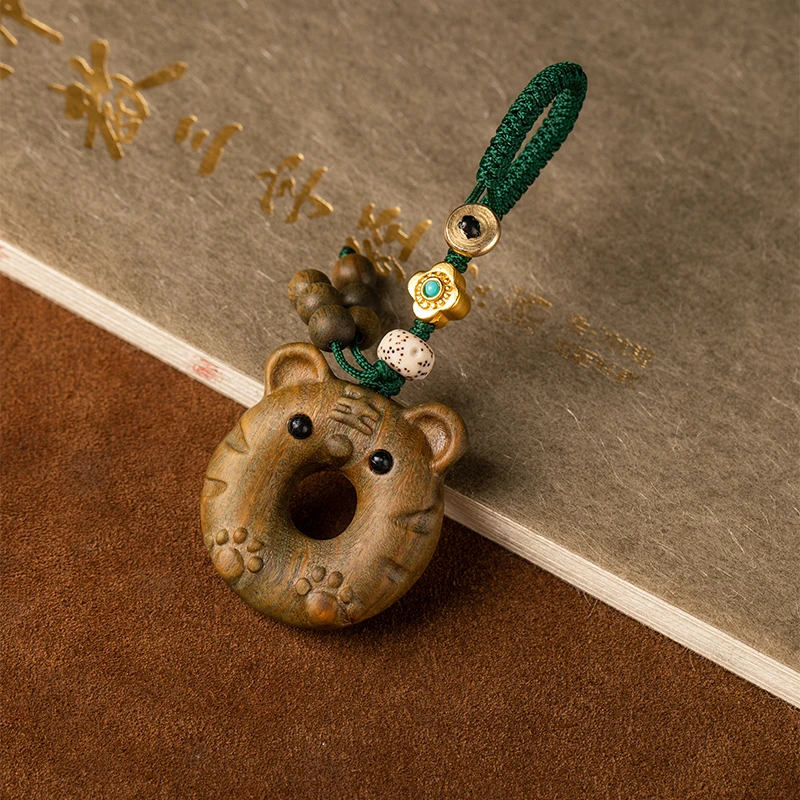 绿檀虎年吉祥物卡通十二生肖绿t木雕虎汽车钥匙扣男女精致手工