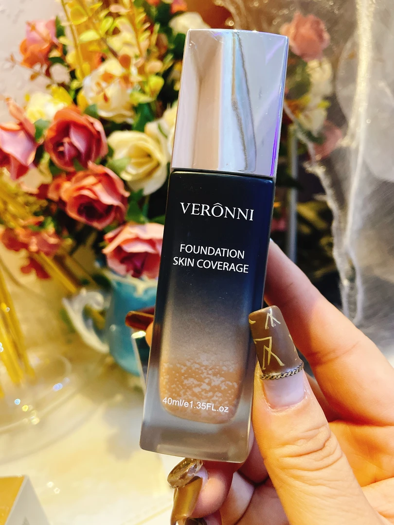 【洋妞专属】VERONNI遮瑕粉底液轻薄水润裸妆细腻