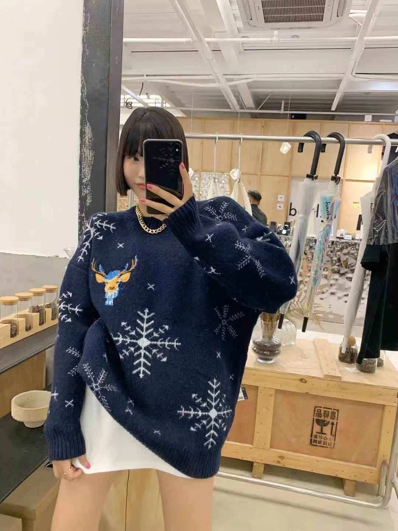 慵懒风刺绣雪花麋鹿毛衣