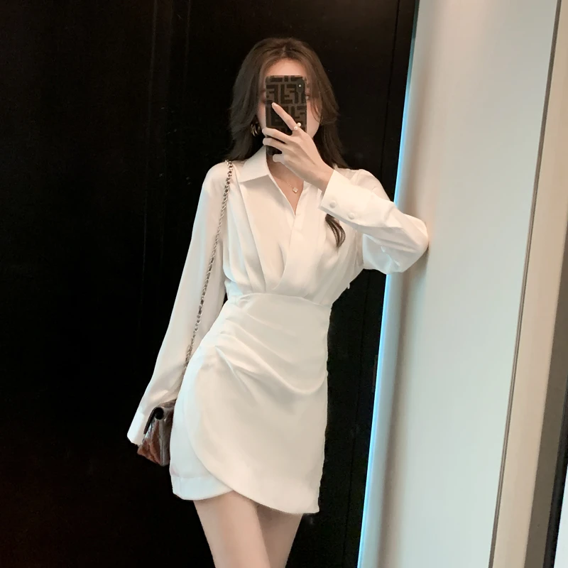 春秋新款法式设计高级感修身显瘦衬衫裙女气质穿搭V领长袖连衣裙