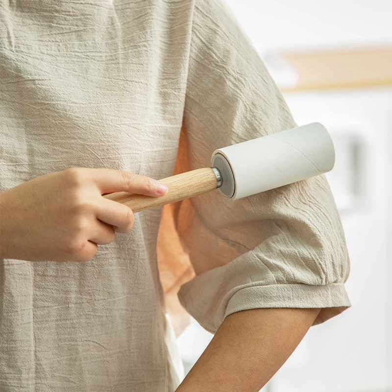 多派粘毛器可撕式滚刷衣物粘毛刷粘尘纸滚筒刷衣服吸尘榉木毡毛器