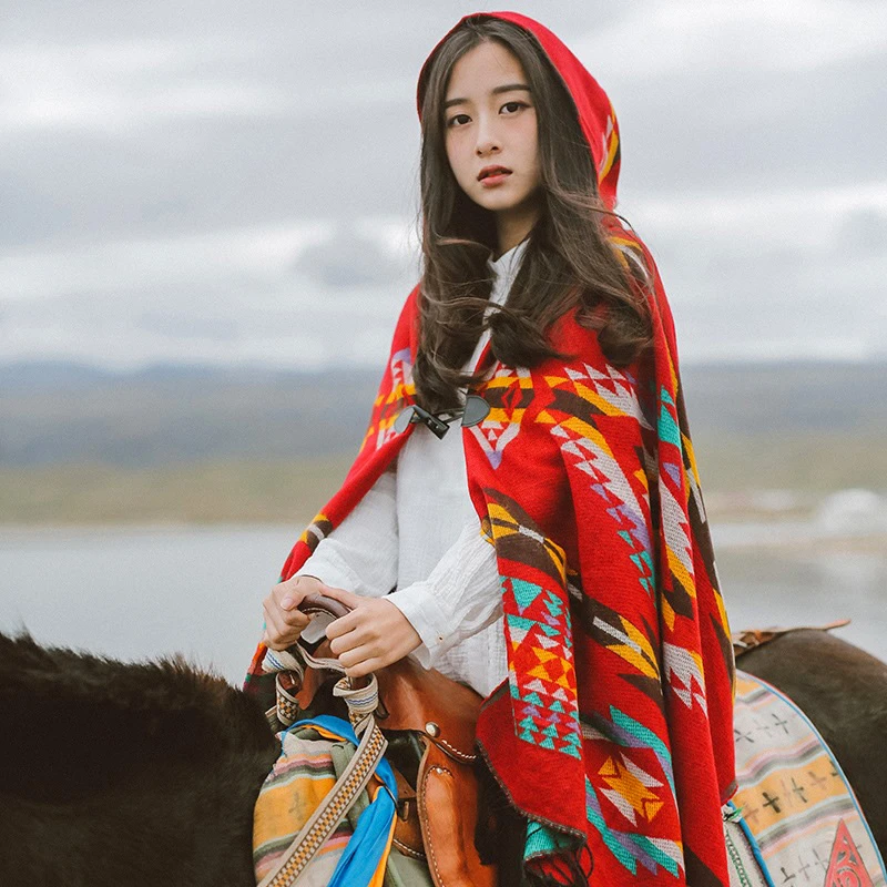 云南新疆西藏旅游红色民族风披肩女夏连帽斗篷空调房保暖外搭披风