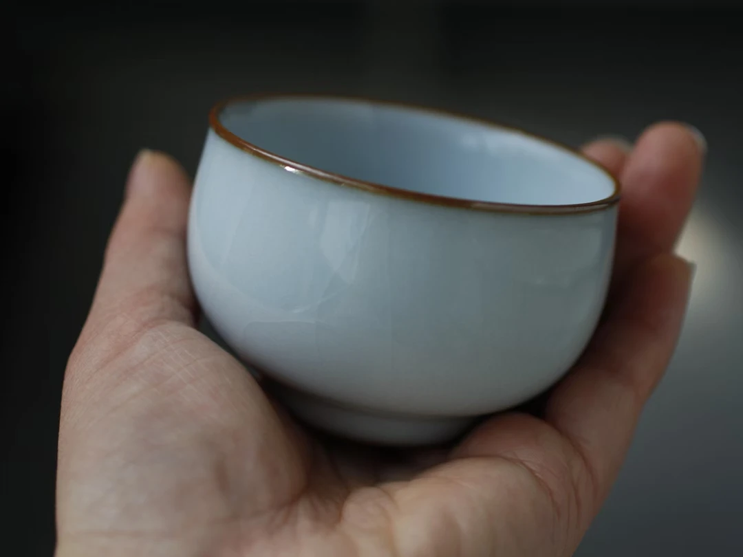 宁保文玉石入釉开片圆融杯纯手工中式主人杯汝窑天青色禅定杯