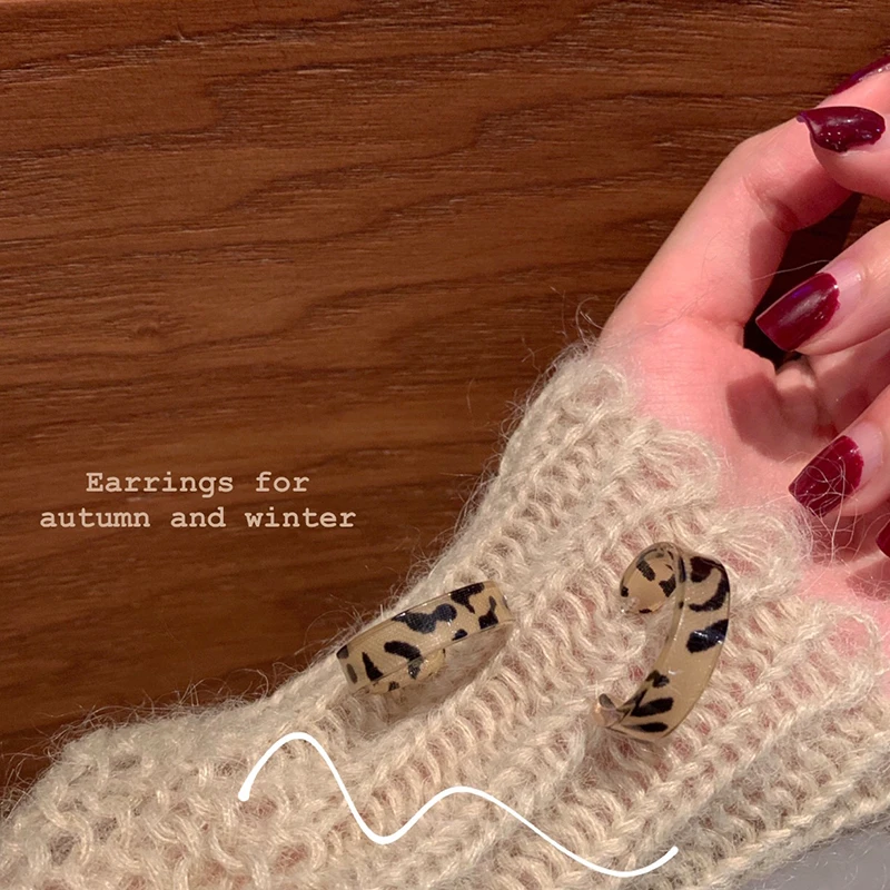 合金亚克力耳饰 复古豹纹半圆耳圈气质时尚可爱百搭法式ins小香风