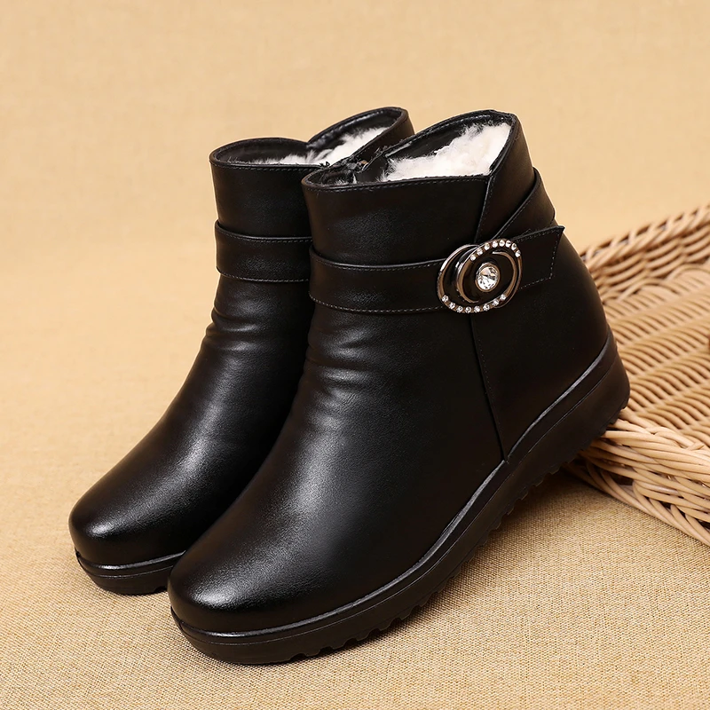 冬季妈妈鞋棉鞋加绒加绒中年短靴中老年女鞋老人平底防滑软底皮鞋