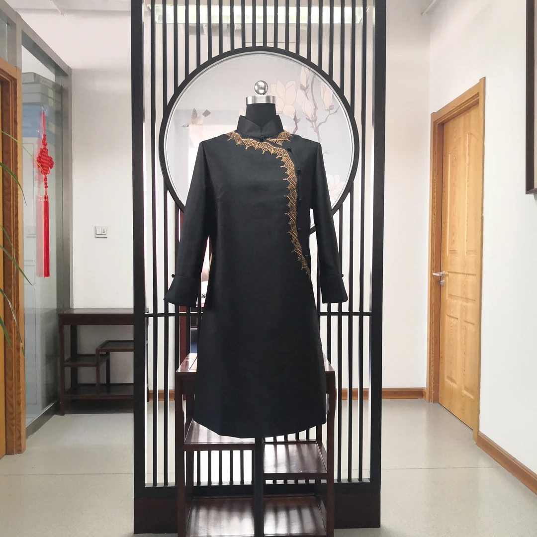 格格品牌  黑色绣花复古气质中长袖连衣裙 G73DL020199