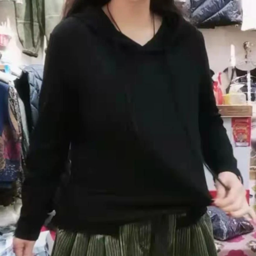 新春款休闲减龄打底帽衫