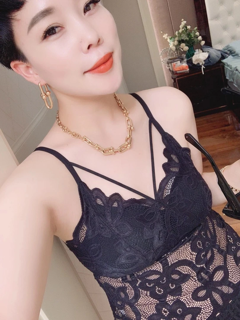 细带三色美背蕾丝