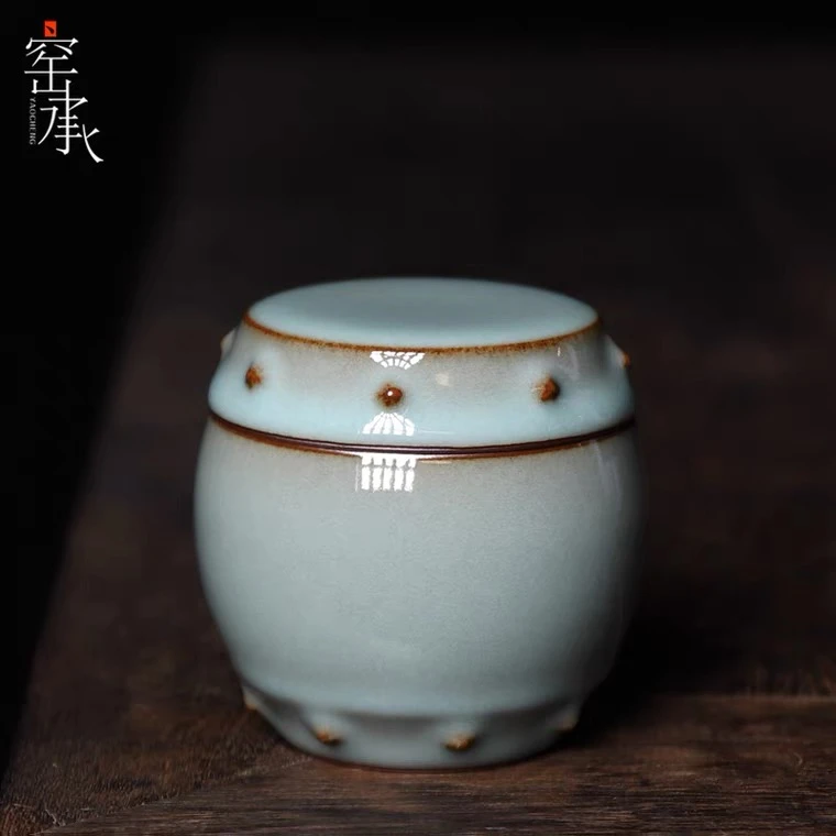 龙泉青瓷 边见 黑胎哥窑 鼓钉茶叶罐