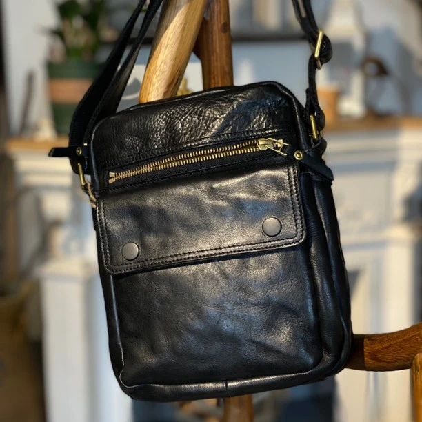 【25*20*8】0.7/本哥出品真皮单肩竖款斜挎包牛皮复古上班男包