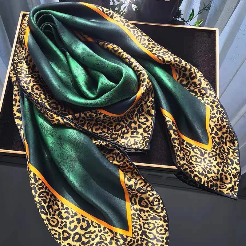 绿豹纹缎面方巾丝巾披肩(110*110cm)