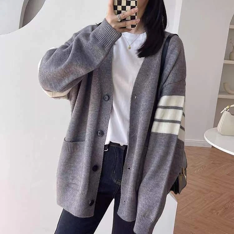 新款外穿百搭慵懒风V领撞色条纹针织开衫