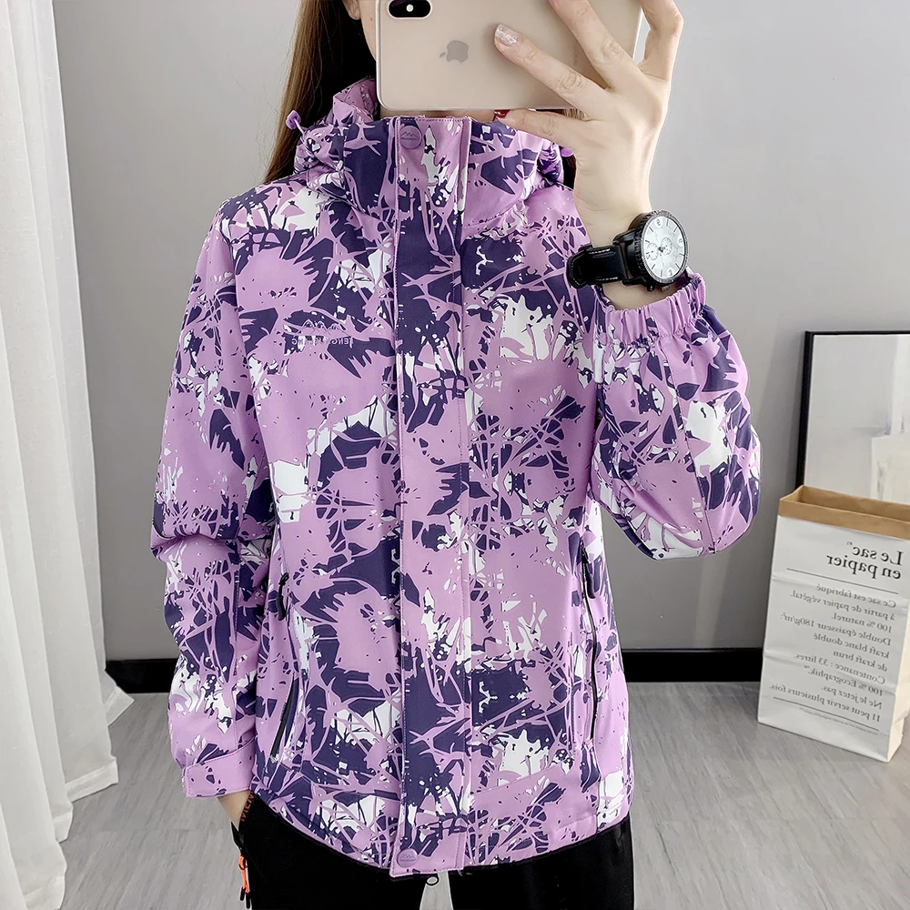 2024冬季户外旅行冲锋衣羽绒服女款防雨防风大码户外休闲保暖外衣