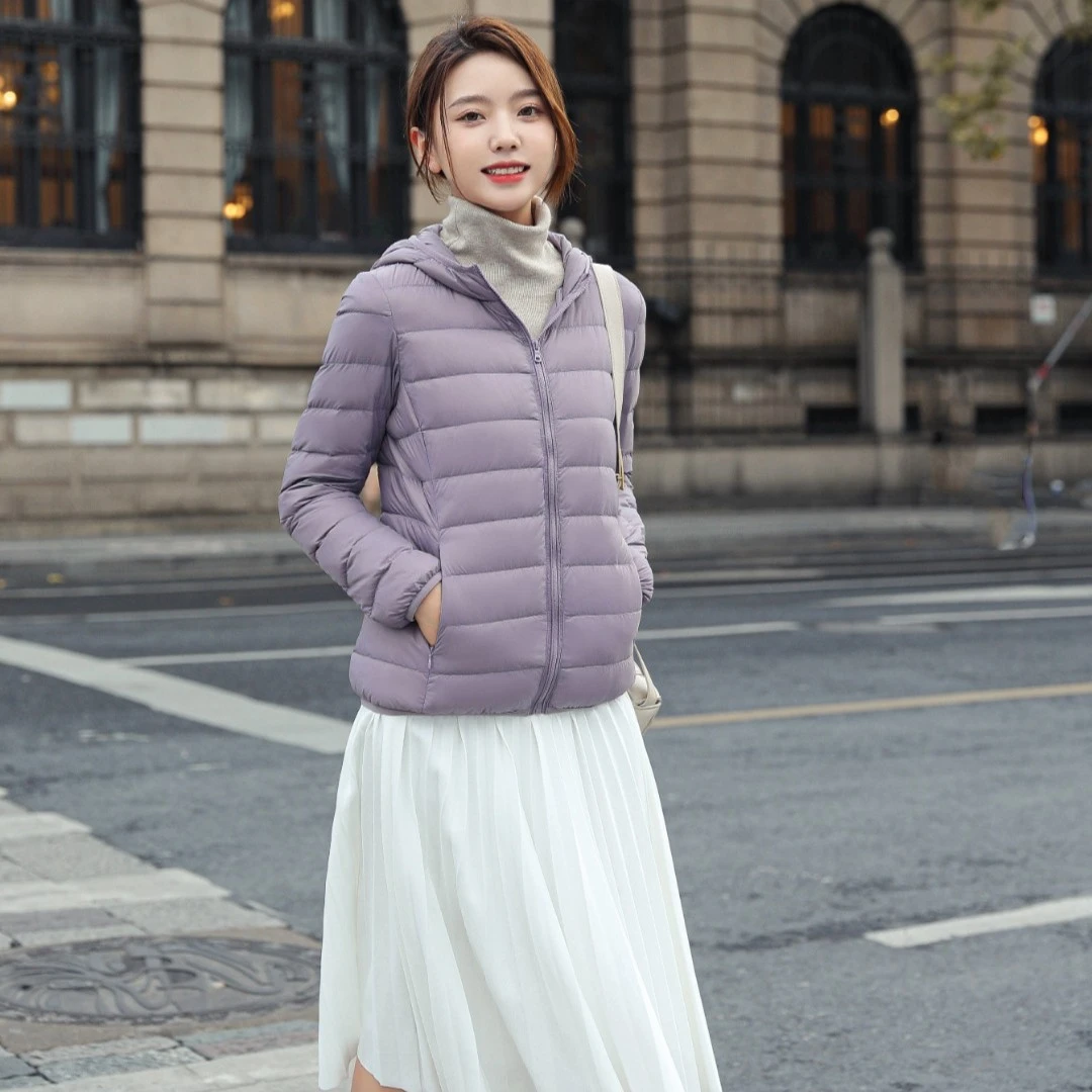 雅鹿轻薄羽绒服新连帽女士短款百搭大码轻便休闲冬保暖白鸭绒外套