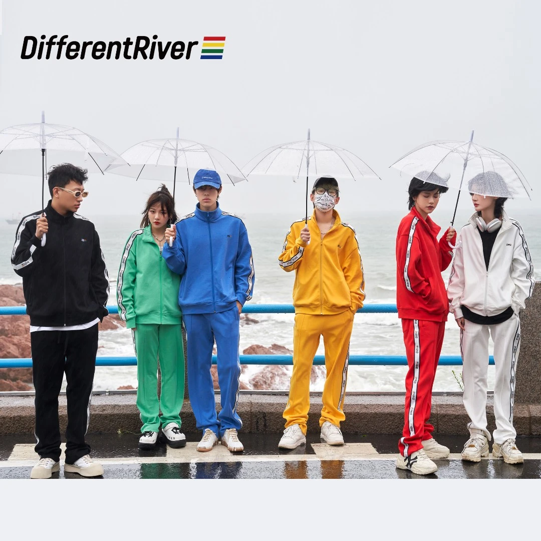 DifferentRiver秋冬 品牌元素款-彩虹织带情侣休闲宽松运动套装