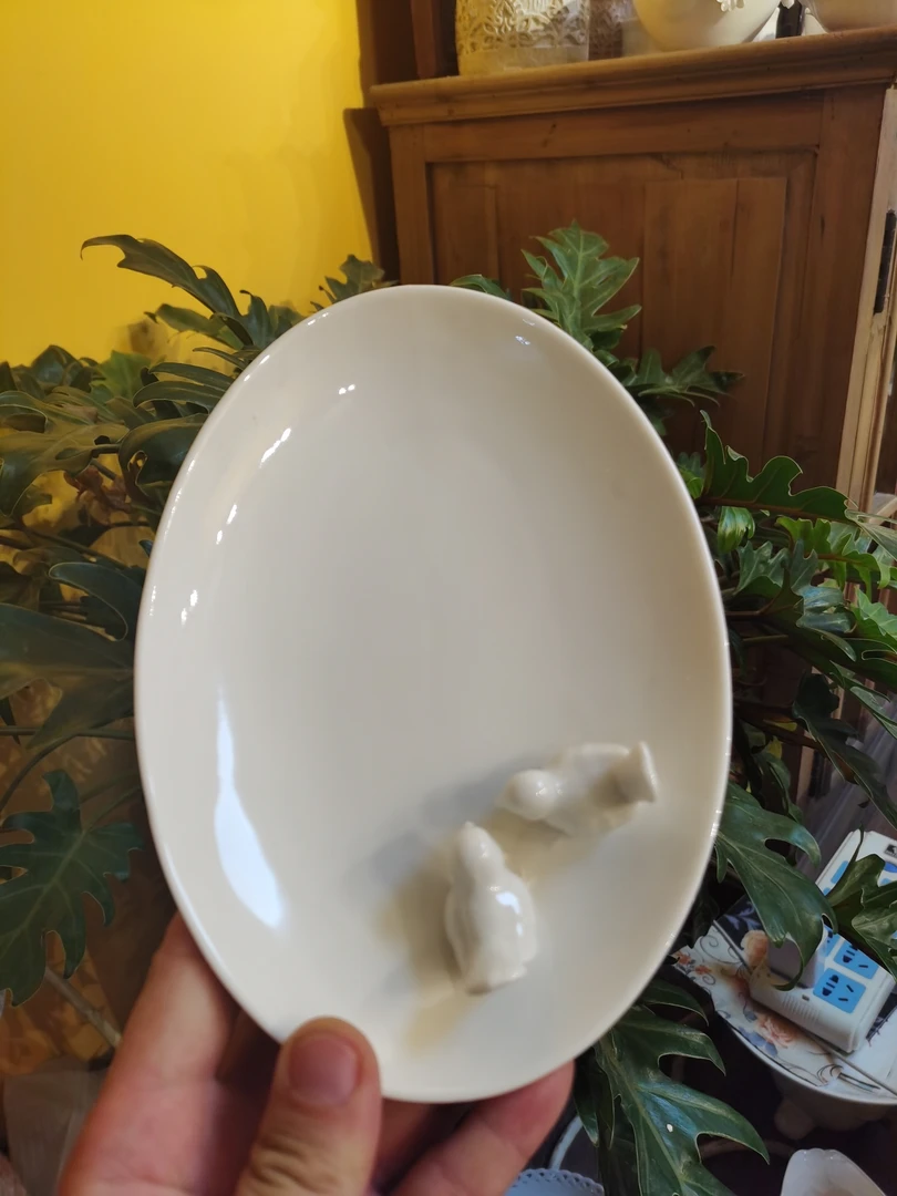 双鸟立体浮雕造型盘子