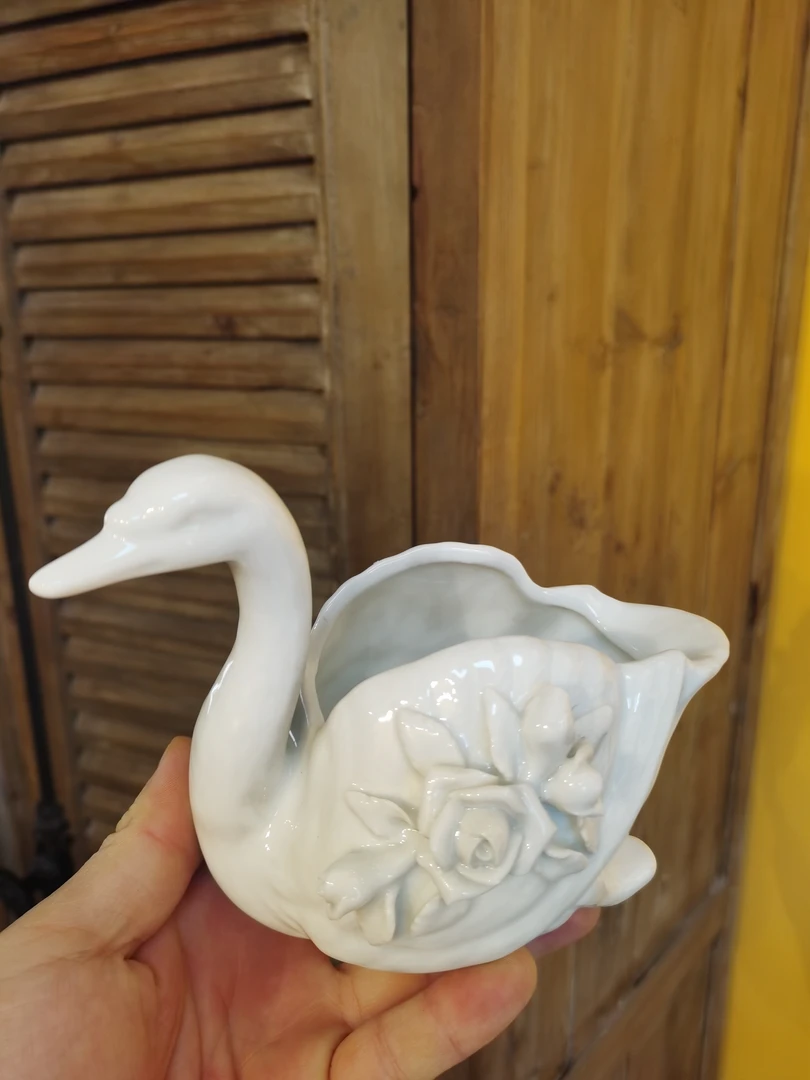 昆轩家捏花天鹅造型碗300ml瑕疵