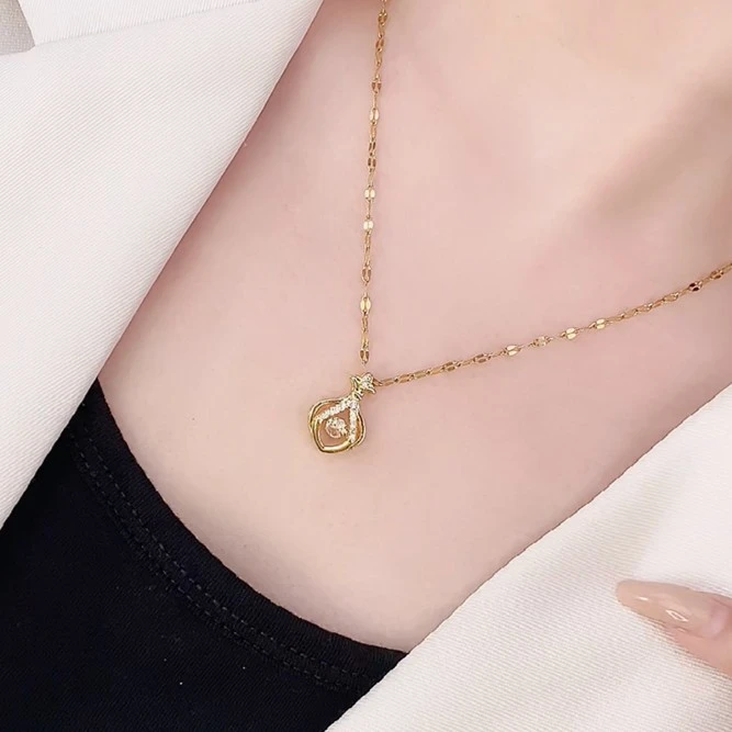 钛钢项链 灵动款香包吊坠项链网红饰品配饰坠链时尚气质百搭