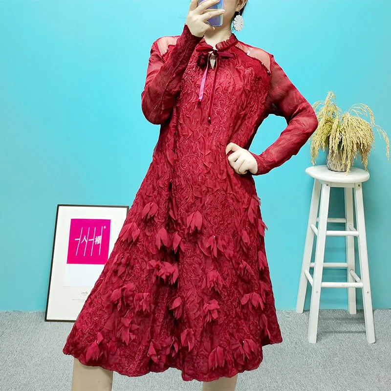 衣羽白L183连衣裙2025春夏刺绣重工礼服设计师蕾丝淑女圆领长袖