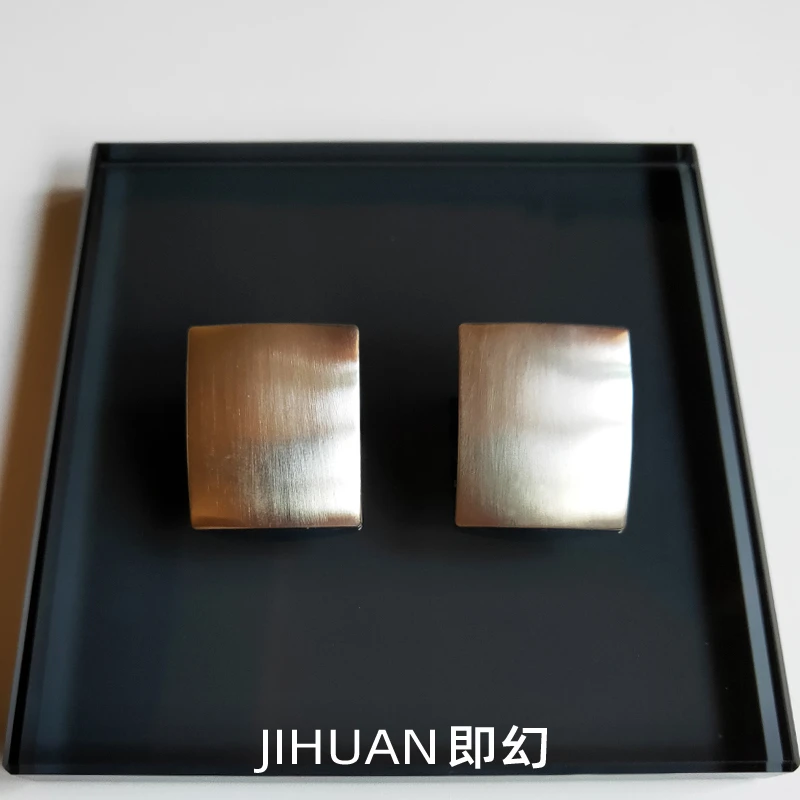 即幻 铜合金耳饰 INS冷淡风银色耳环简约几何拉丝方形耳钉 Y-3836