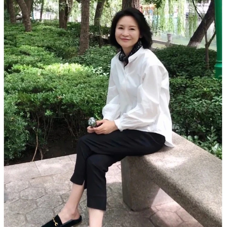 我是摩羯  白色棉质衬衣小众设计感宽松小立领灯笼袖显瘦长袖衬衣