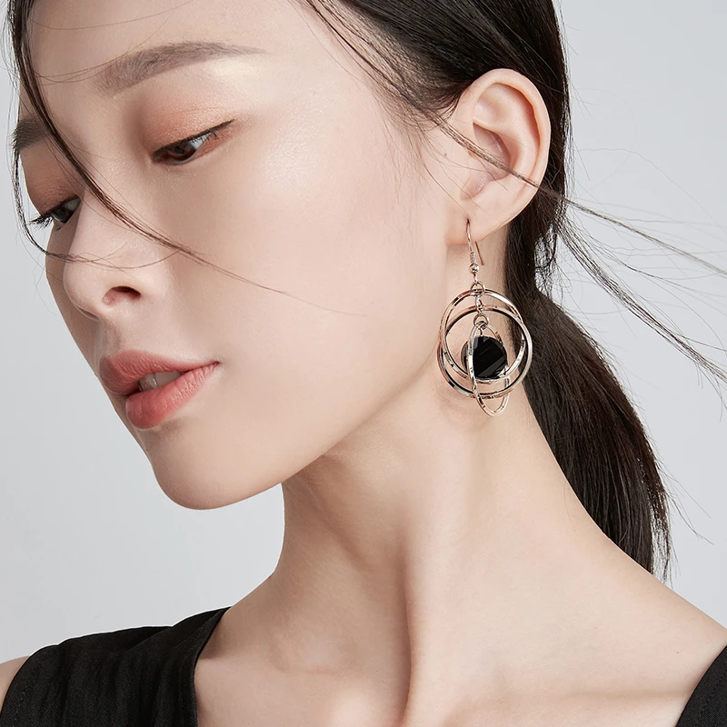 耳环韩国气质网红女圆环大牌耳坠时尚夸张圈圈耳饰