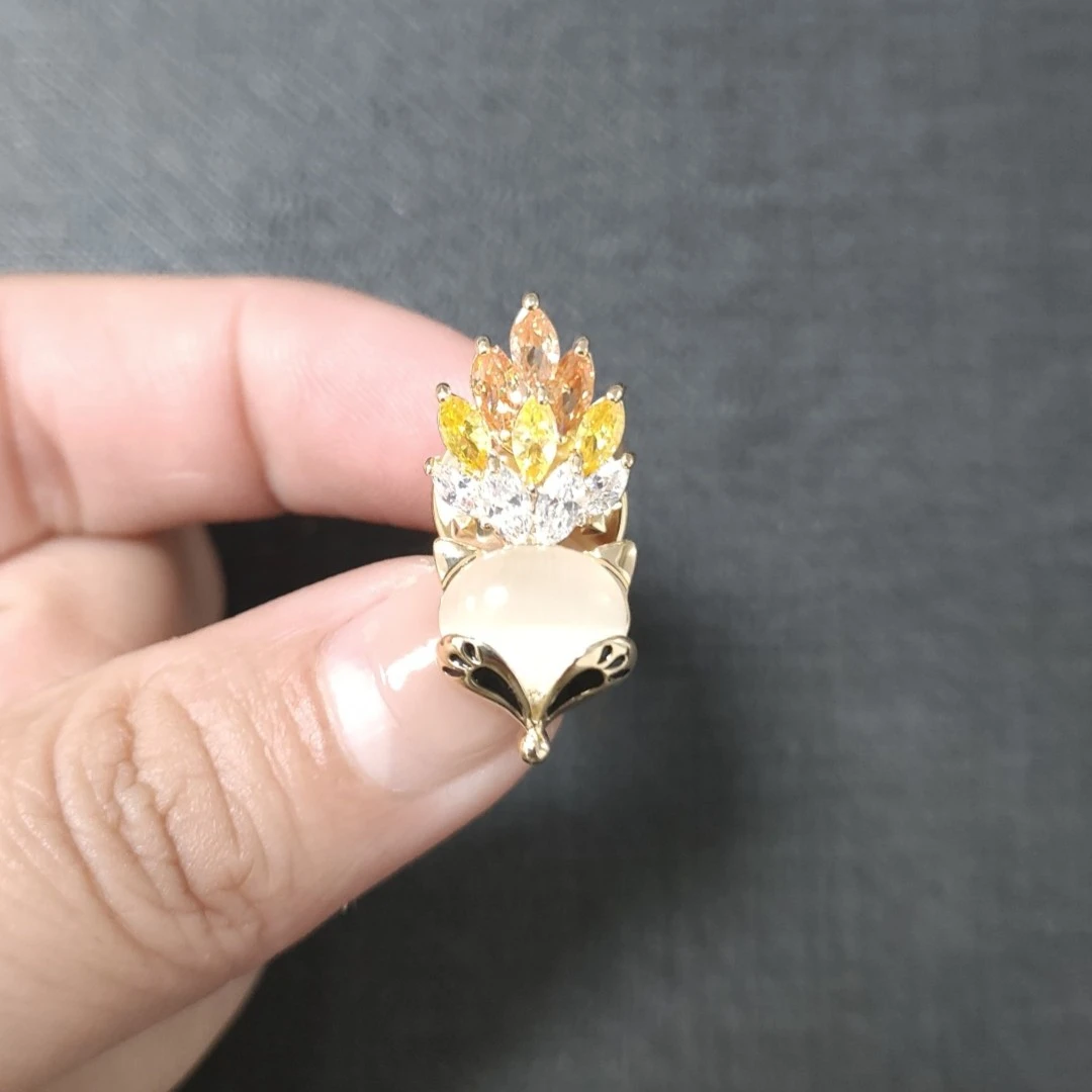 海棠鱼 铜合金合成锆石胸针 MN398迷你黄狐狸领针