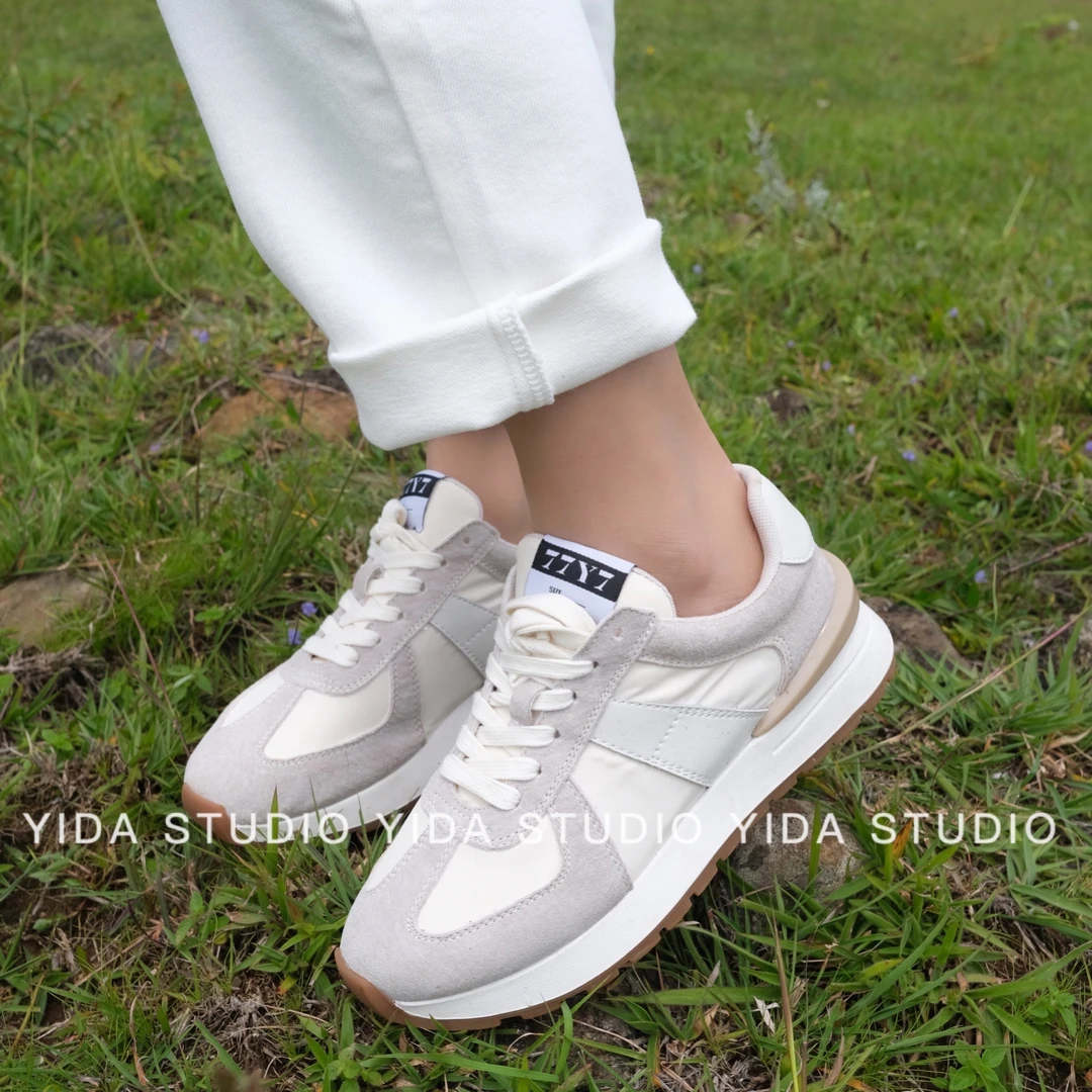 YIDA 米白色运动鞋