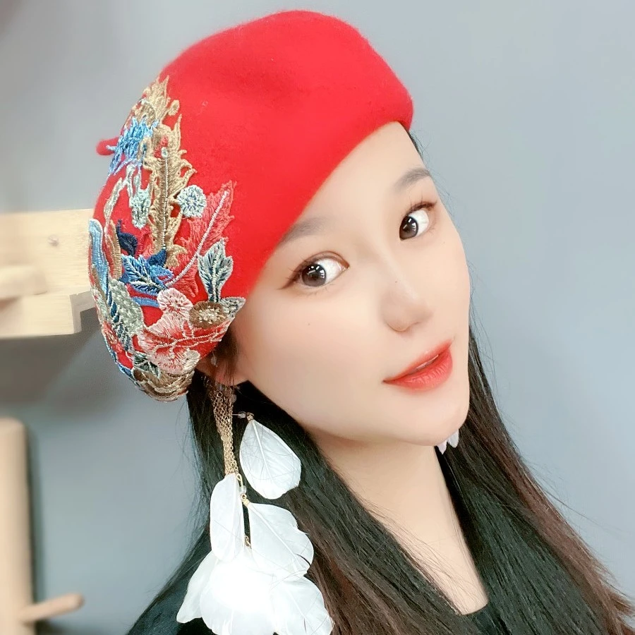 民族风重工刺绣贝雷帽女秋冬季复古英伦气质手工画家帽子