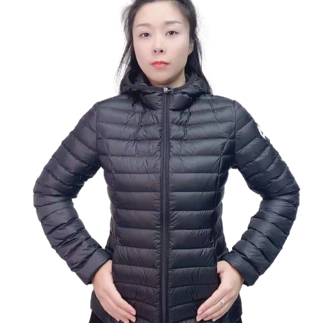 CC3712女士轻薄带帽时尚修身羽绒服薄款连帽短款超轻纯色羽绒
