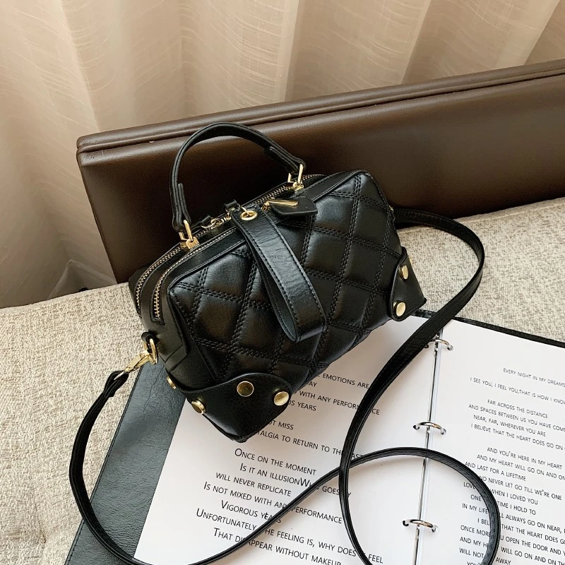 千海上新 绣线菱格质感ins枕头包双层大容量四季手提单肩斜挎包