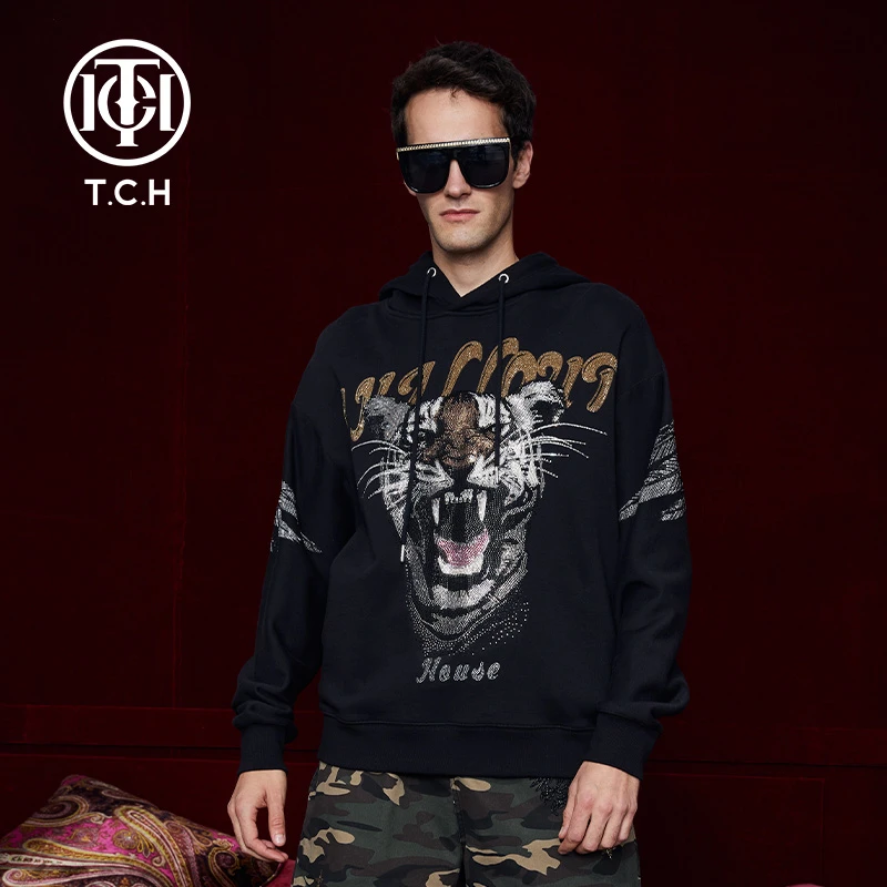 奥莱-TCH轻奢潮牌字母虎头翅膀烫钻黑色国潮帽衫卫衣T211126011