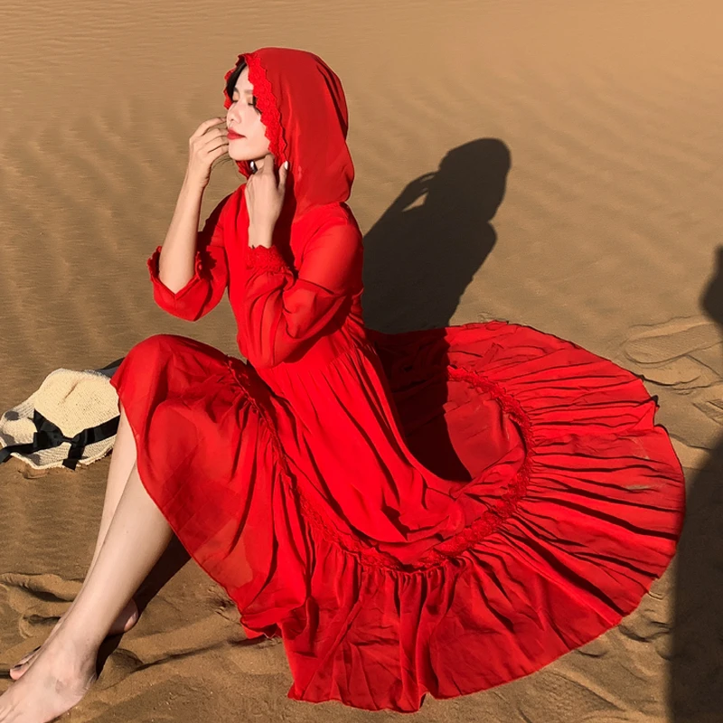 春秋新款旅游衣服大红色沙漠拍照大摆长裙海边度假沙滩连衣裙超仙