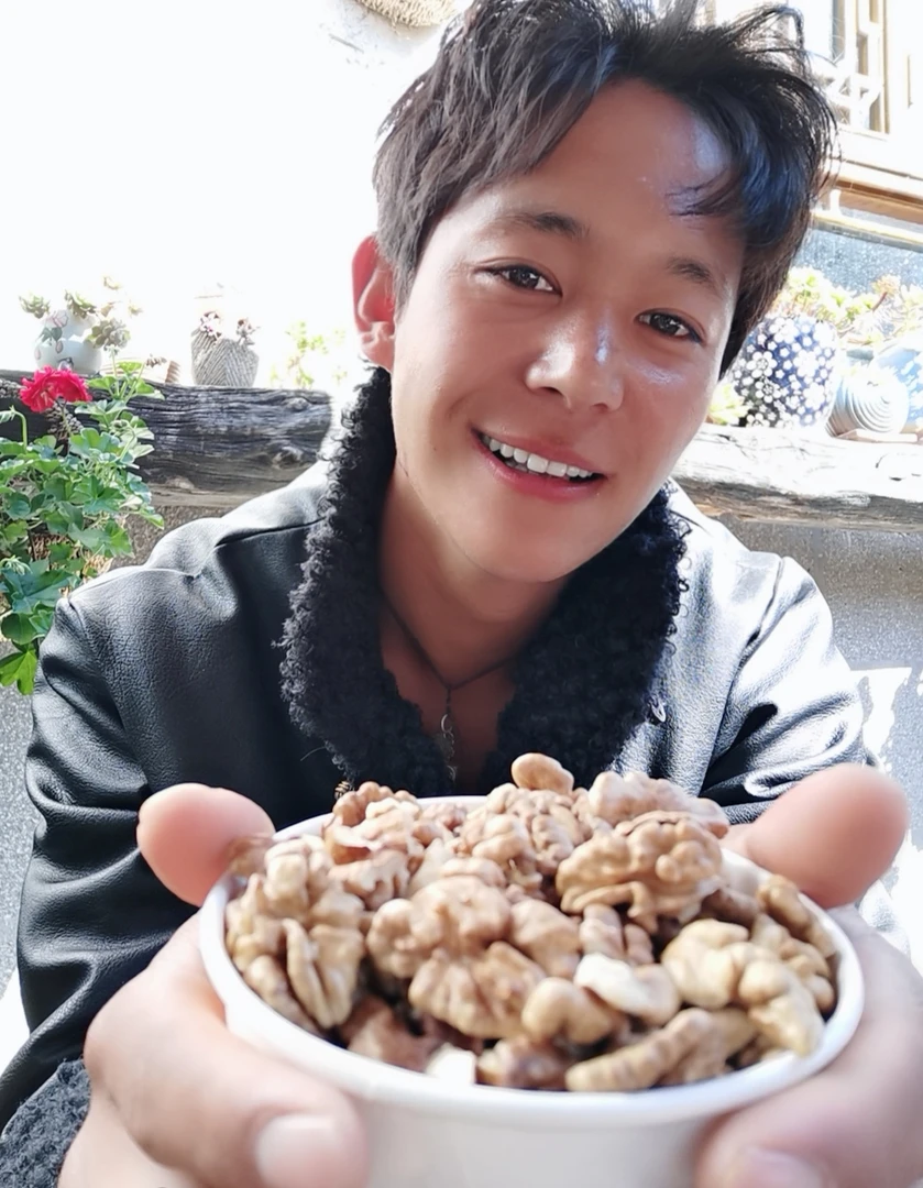 大山当季古树干核桃净重3斤净重