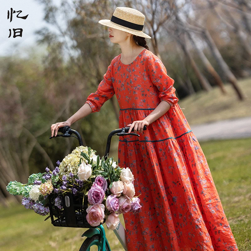 忆旧苎麻圆领碎花裙女2022年早秋新款印花连衣裙高腰宽松红色裙子